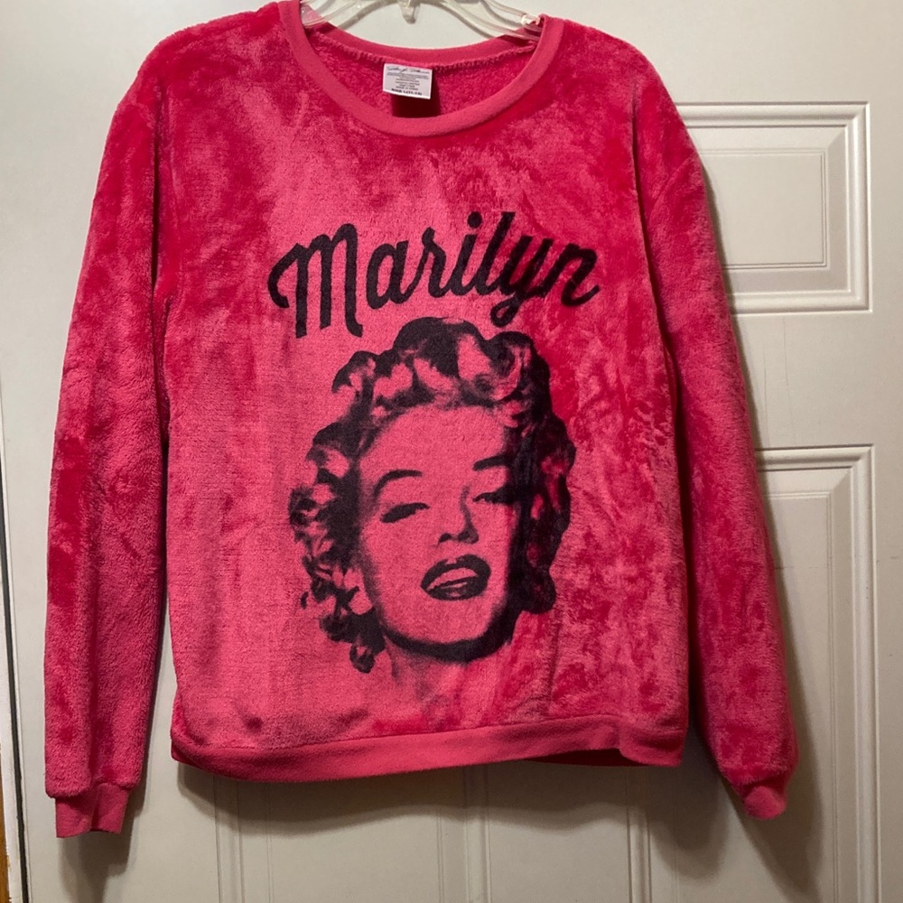 Marilyn‎ Graphic Fuzzy Crewneck Pajama Top L